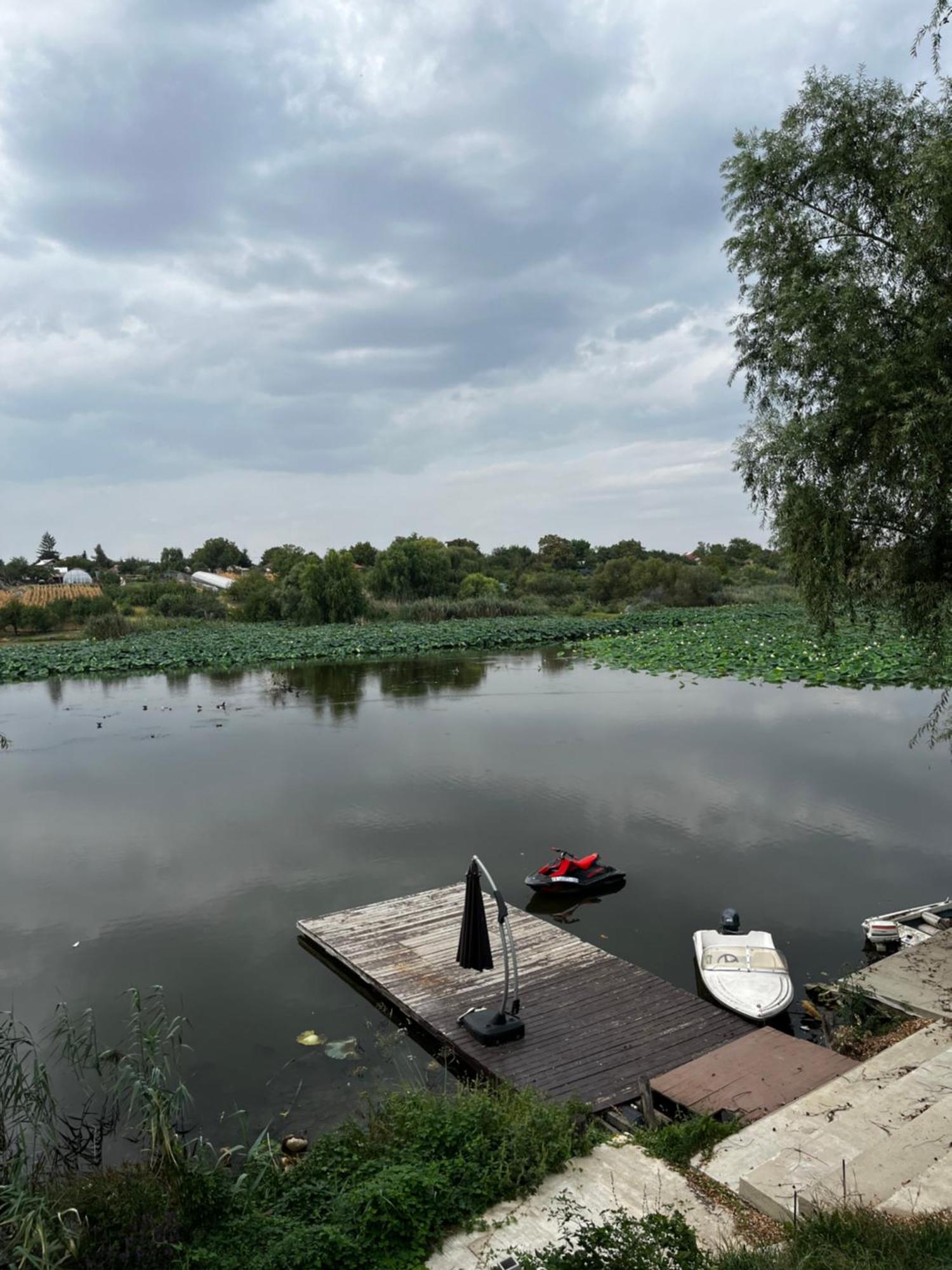 La Nuferi Lac To Therme & Aeroport Otopeni Hotel Snagov Bagian luar foto