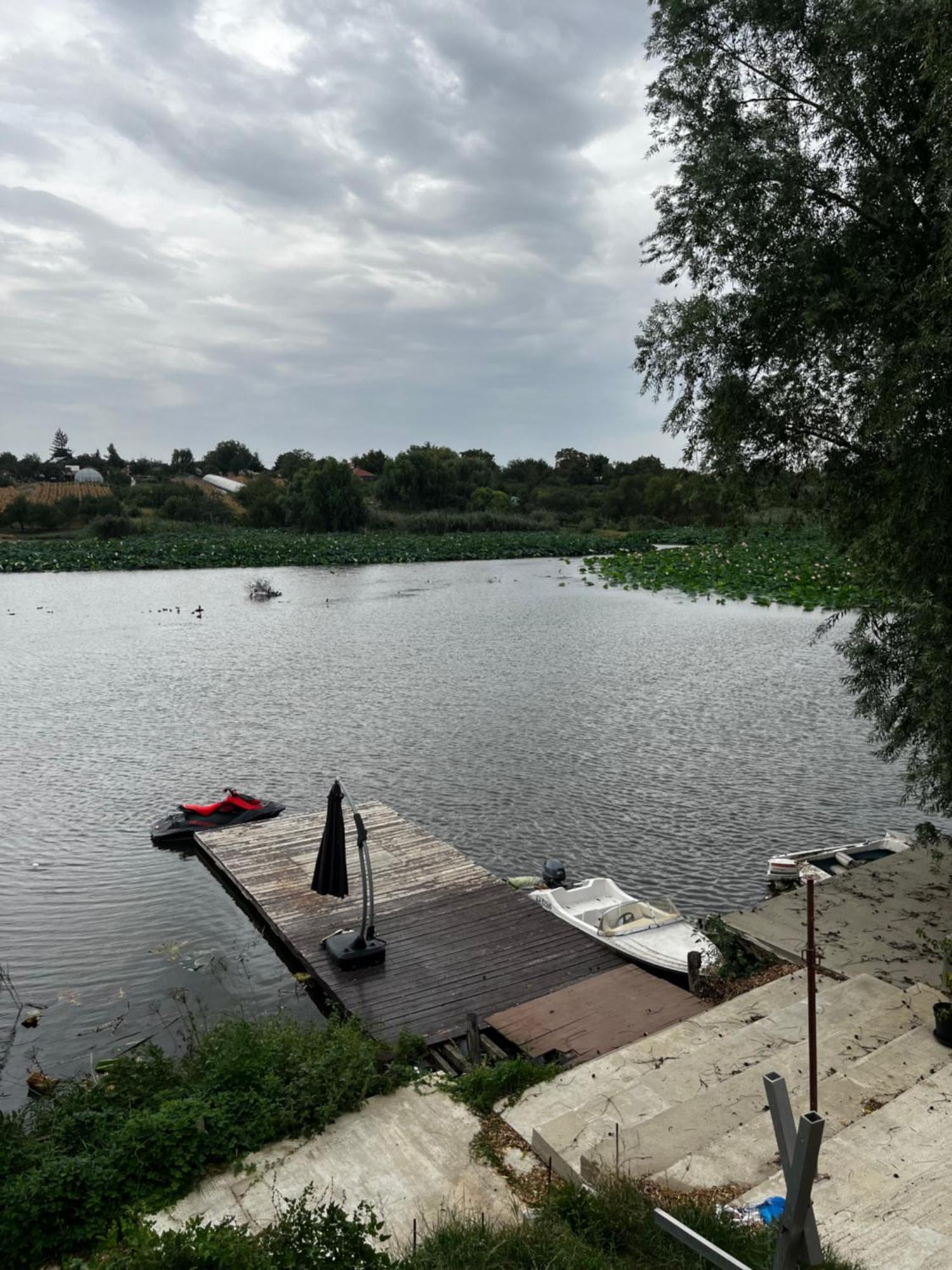 La Nuferi Lac To Therme & Aeroport Otopeni Hotel Snagov Bagian luar foto